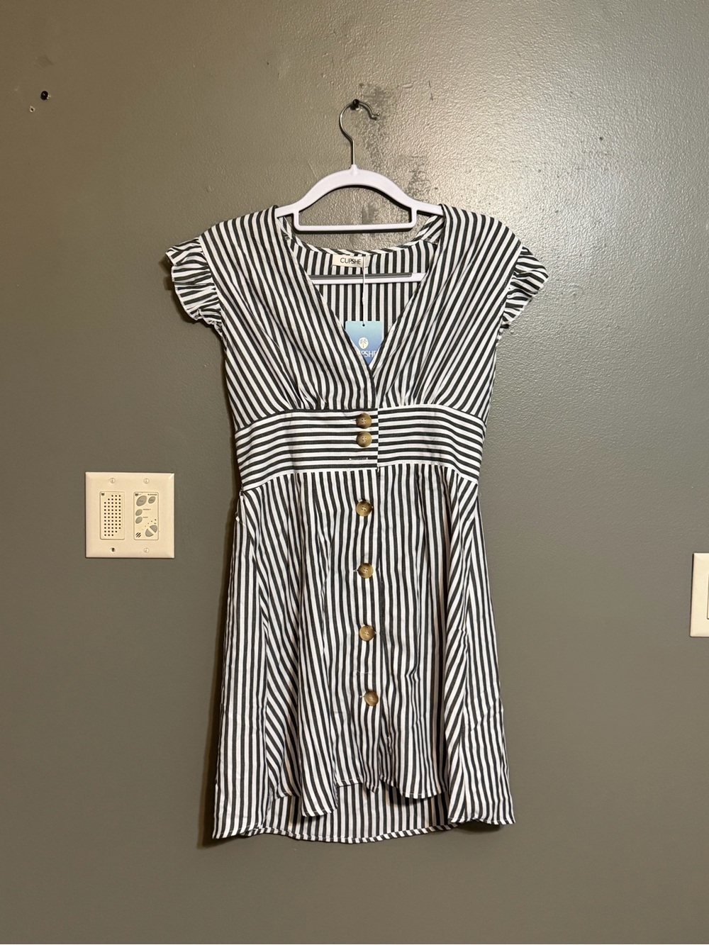 Cupshe NWT Blue Striped V-Neck Flutter Sleeve Smocked Waist Mini Dress Size M